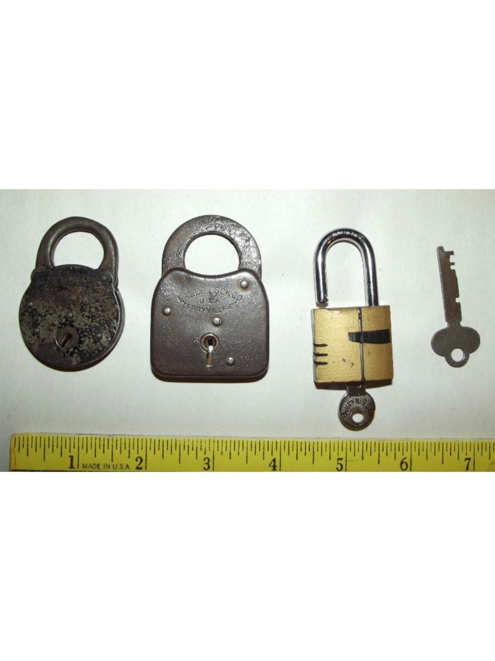 3 Locks-Flat Key-Vigilant Yale Padlock-Eagle Lock Padlock (lot of 4) vtg antique